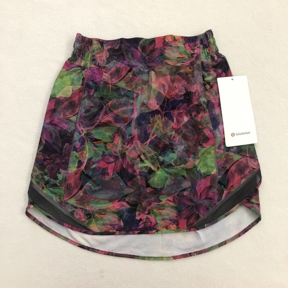 lululemon athletica Dresses & Skirts - NWT Lululemon Vivid Floral Tone Multi Graphite Grey Hotty Hot HR Skirt 2 Long